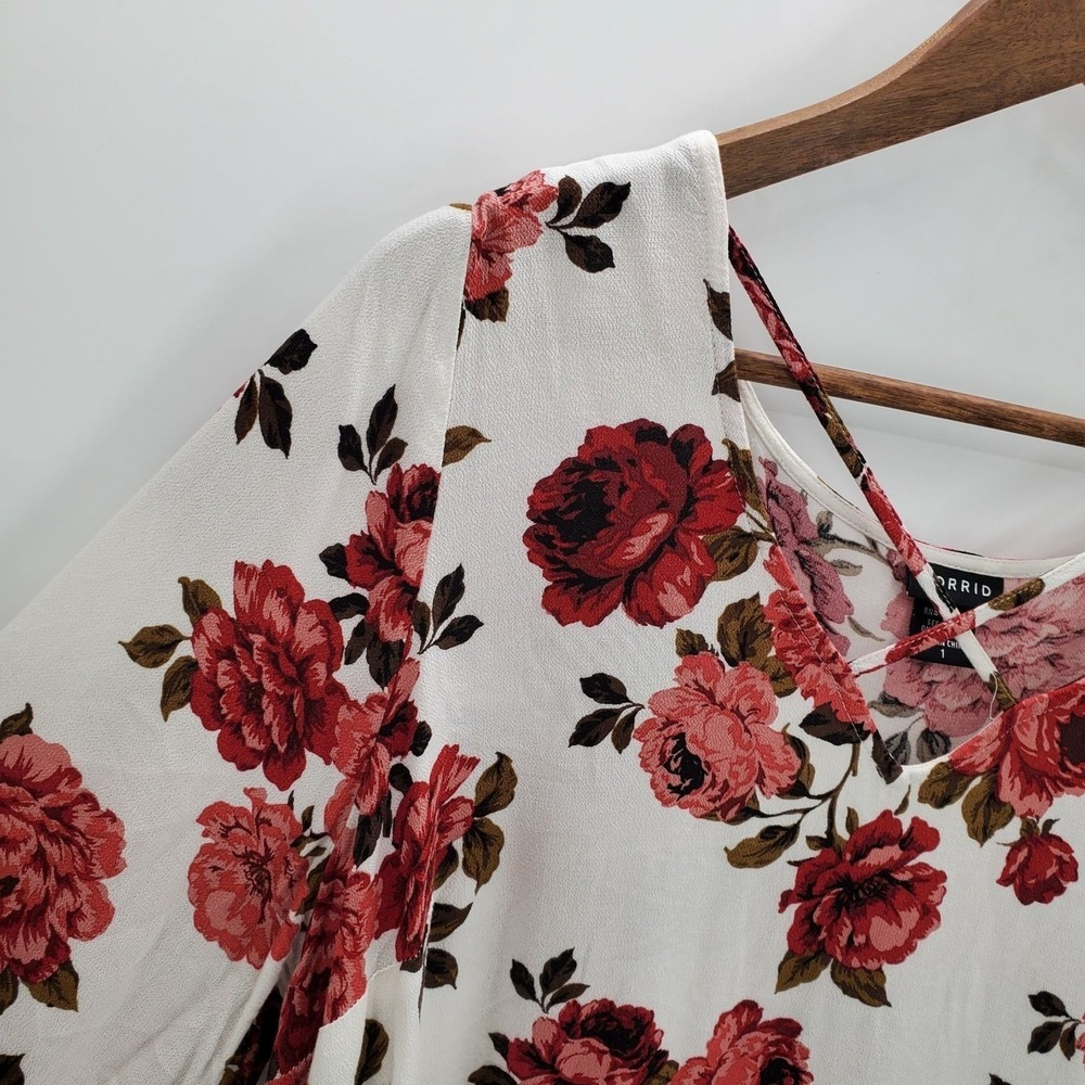 Torrid White Floral Crisscross Neck 3/4 Bell Sleeve Blouse Womens 1X Romantic - Picture 6 of 13